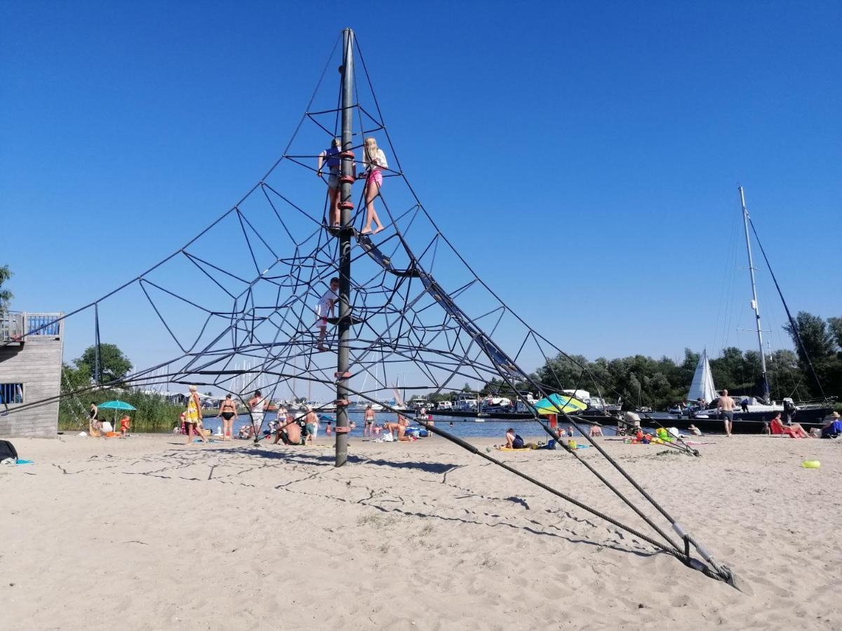 Stacaravan Op 5 Sterren Vakantiepark De Kuilart Friesland Aan Het Meer Met Zwembad 5P 237 Koudum Esterno foto